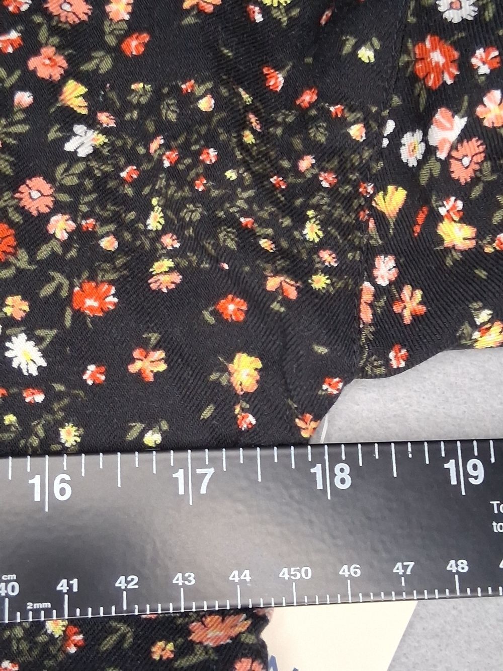Arizona Jean Co Cropped Floral Peplum Top Black Ditsy Floral V Neck Small Boho - Picture 7 of 10